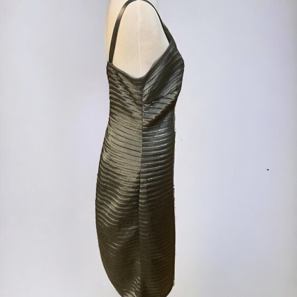 R & M Richards Metallic Gray Midi Sleveless Ruched Accordian Style Dress Size 14 - Picture 6 of 10